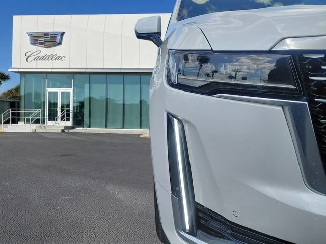 Used 2022 CRYSTAL WHITE TRICOAT Cadillac Luxury image 8