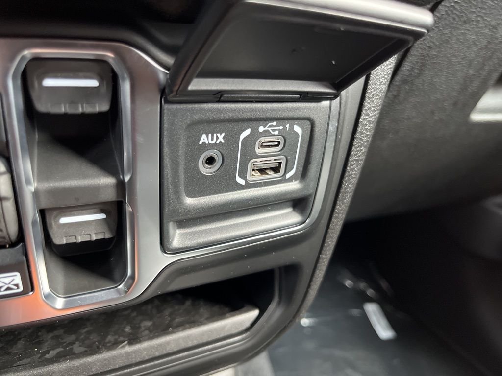 New 2026 Reign Jeep Sport S image 39