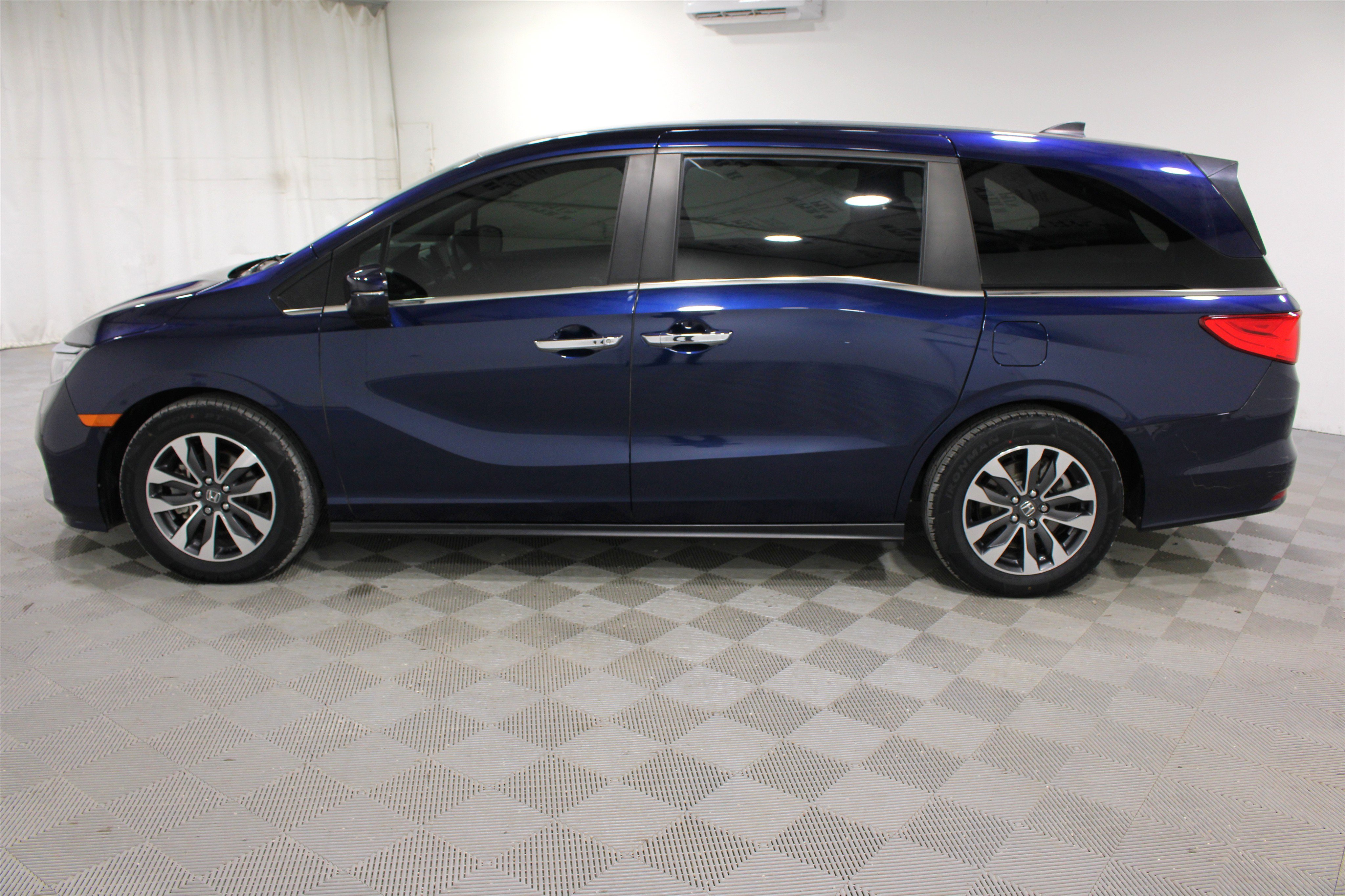 Used 2024 Blue Honda EX-L image 33