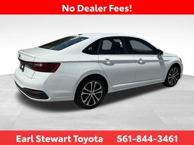 Used 2025 White Volkswagen 1.5T Sport image 4