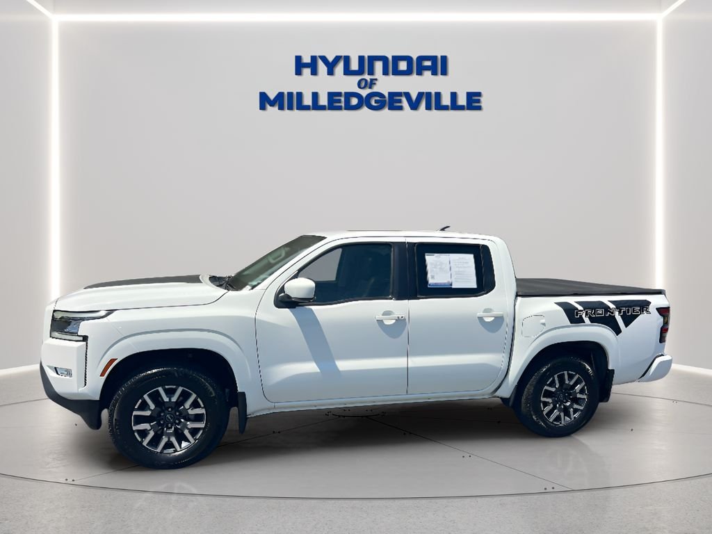 Used 2024 Glacier White Nissan SL image 3