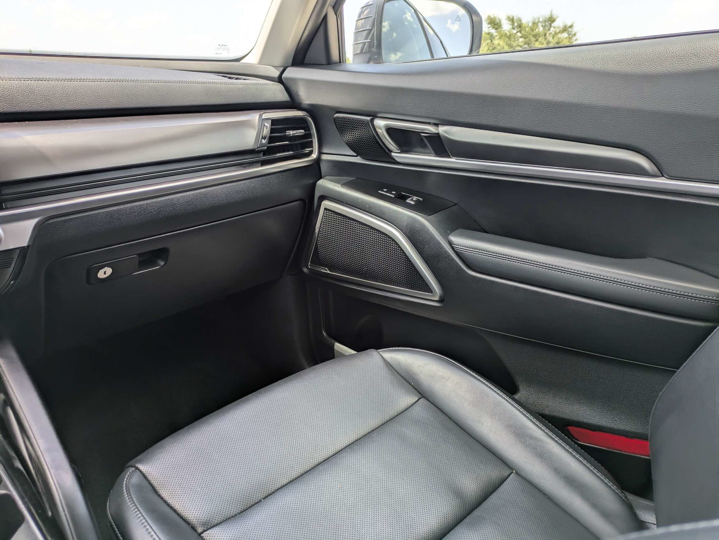 Certified Used 2024 Gravity Gray Kia LX image 19