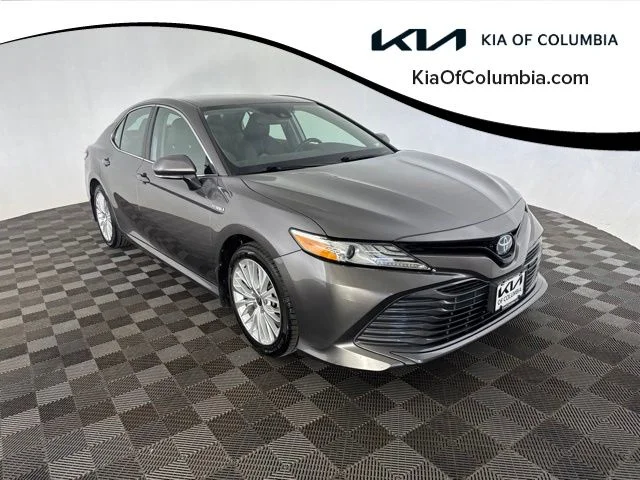 2020 Toyota Camry Hybrid XLE