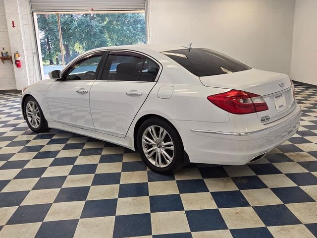 Used 2014 White Hyundai 3.8 image 9