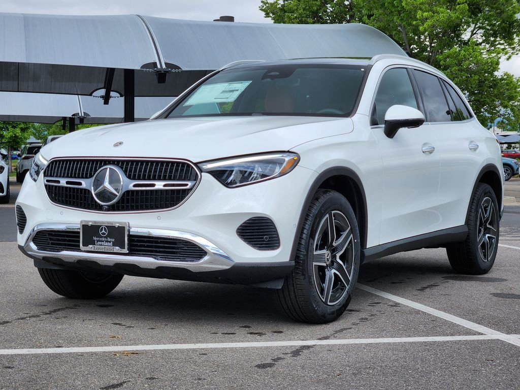 New 2026 Polar White Mercedes-Benz GLC300 4MATIC® image 4