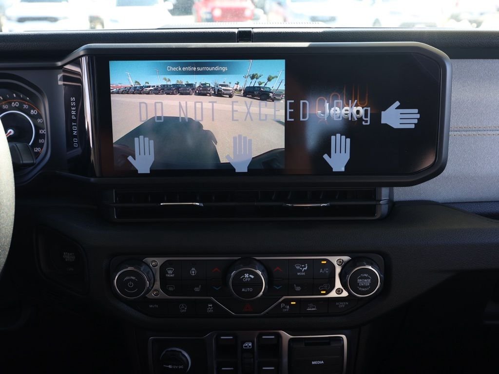 New 2026 Granite Crystal Metallic Clear-Coat Exterior Paint Jeep Sport S image 28