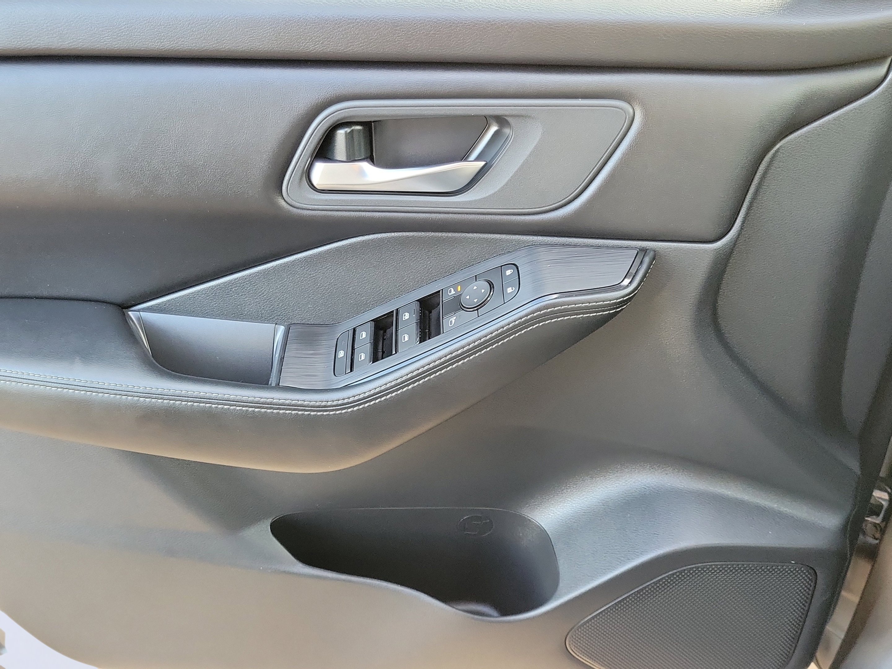 Used 2024 Gun Metallic Nissan SV image 25