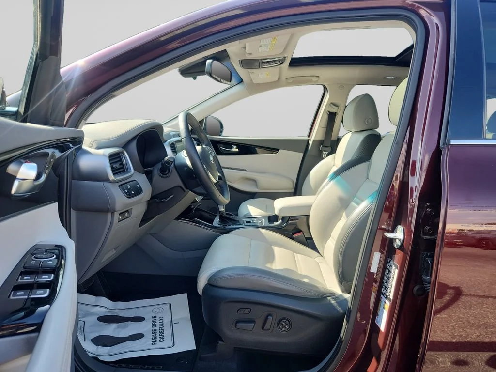 Used 2020 Purple Kia SX image 10