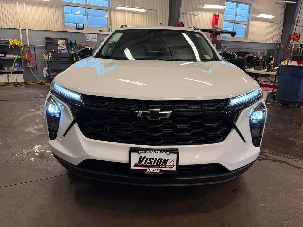 2026 Chevrolet Trax LT - Photo 9