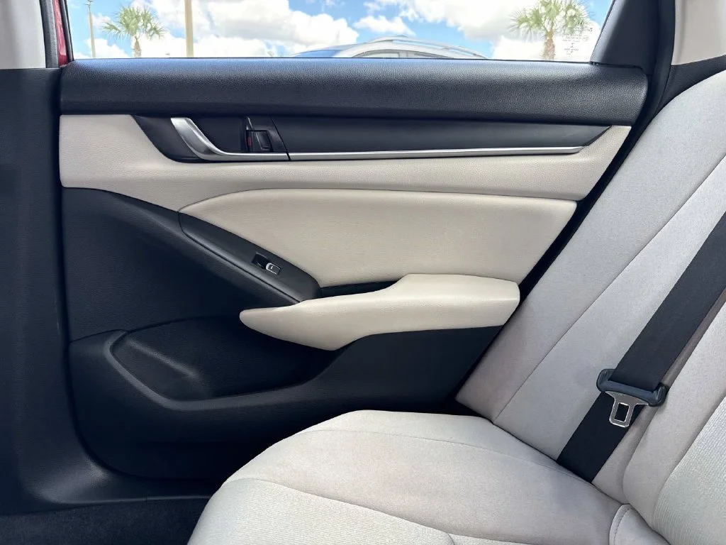Used 2020  Honda LX image 17