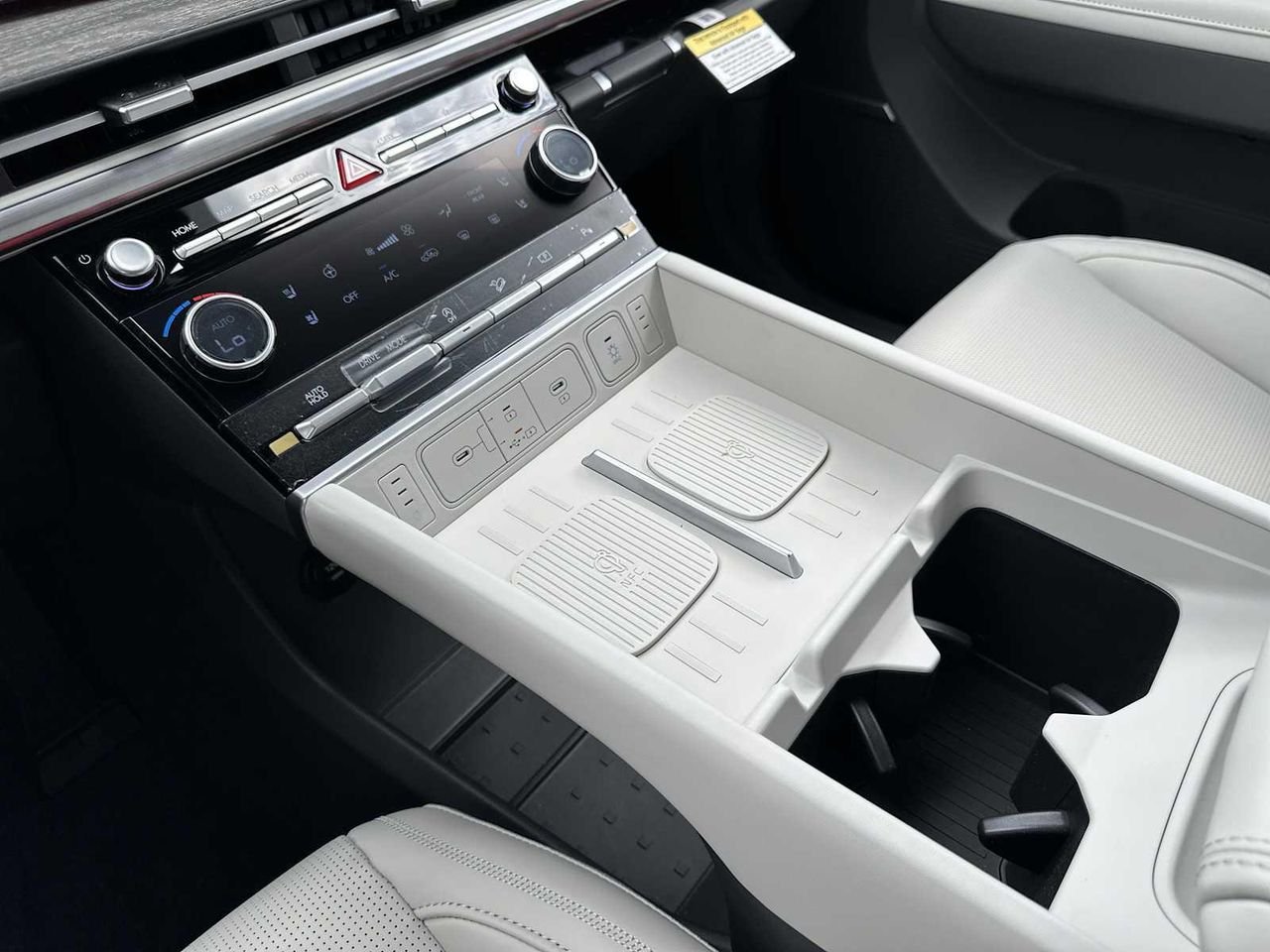 2025 Hyundai Santa Fe Calligraphy - Photo 20