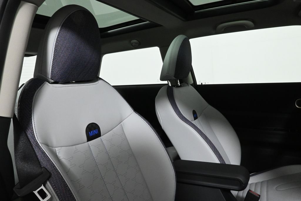 Certified Used 2025 Blue MINI  image 32