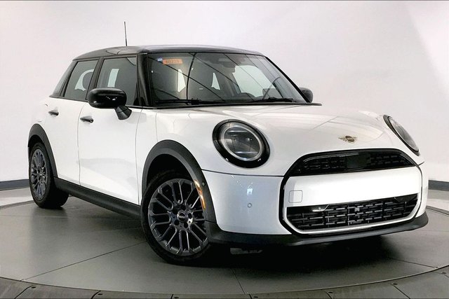 2026 MINI Cooper Hardtop 4 Door Signature Plus 