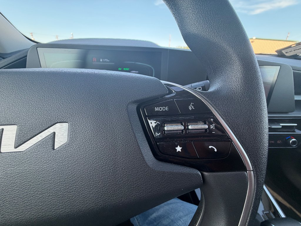 Used 2025 Steel Gray Kia LX image 38