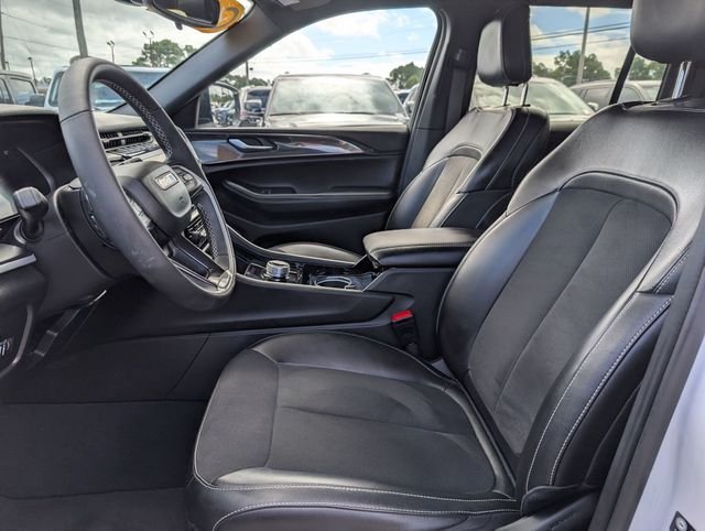 Used 2023 White Jeep Altitude X image 14
