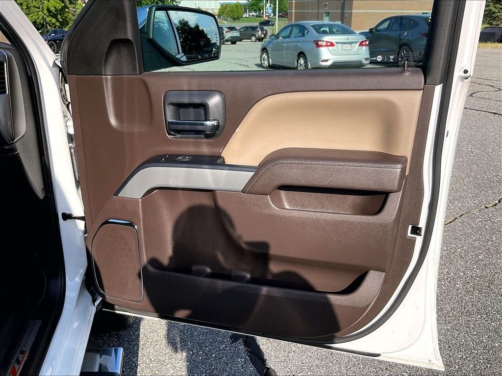 Used 2018 White Chevrolet LTZ image 12