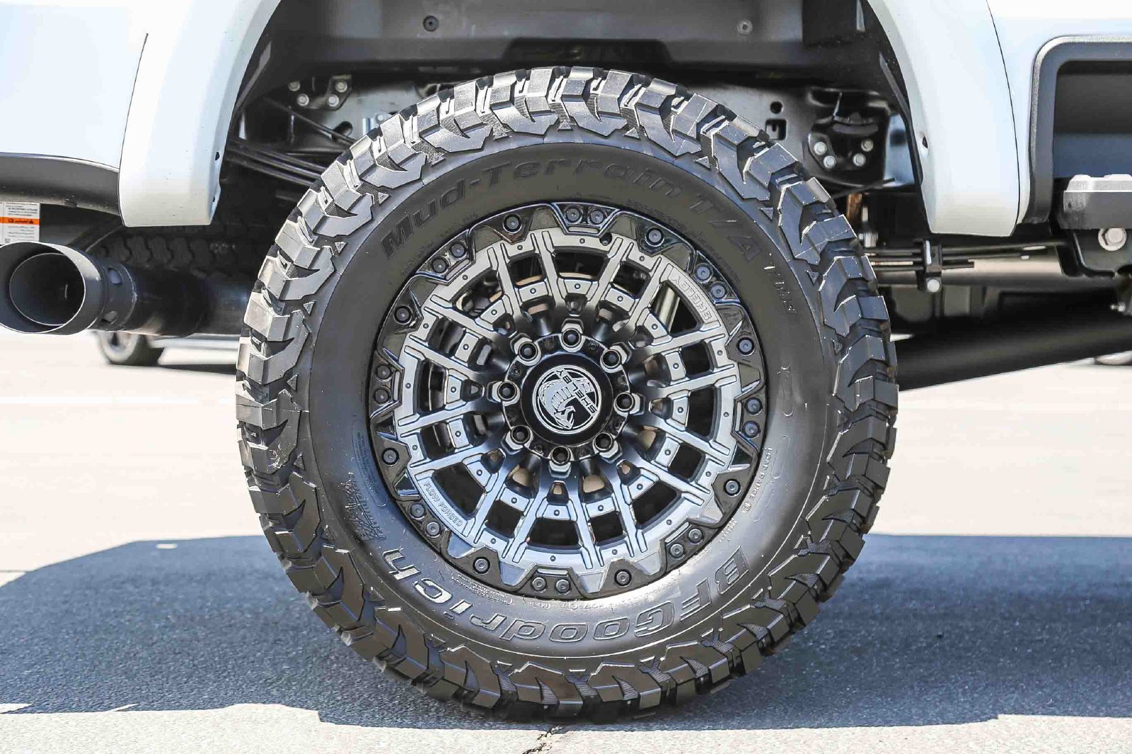 New 2026 Star White Metallic Tri-Coat Ford F-250® Lariat® image 13
