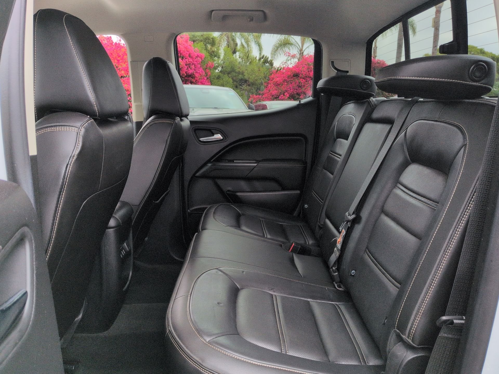 Used 2018 SUMMIT WHITE GMC 2WD Denali image 27