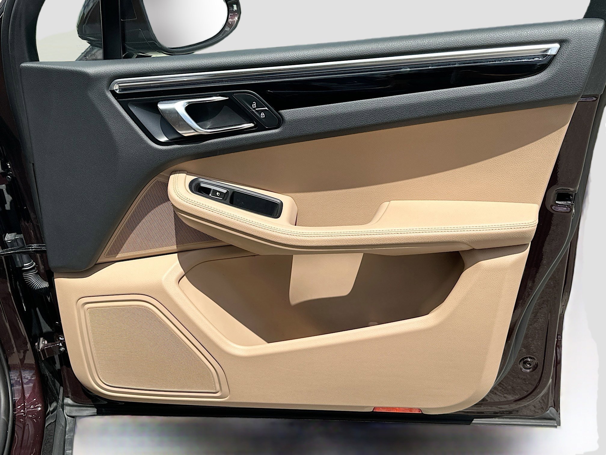 2024 Porsche Macan S - Photo 34