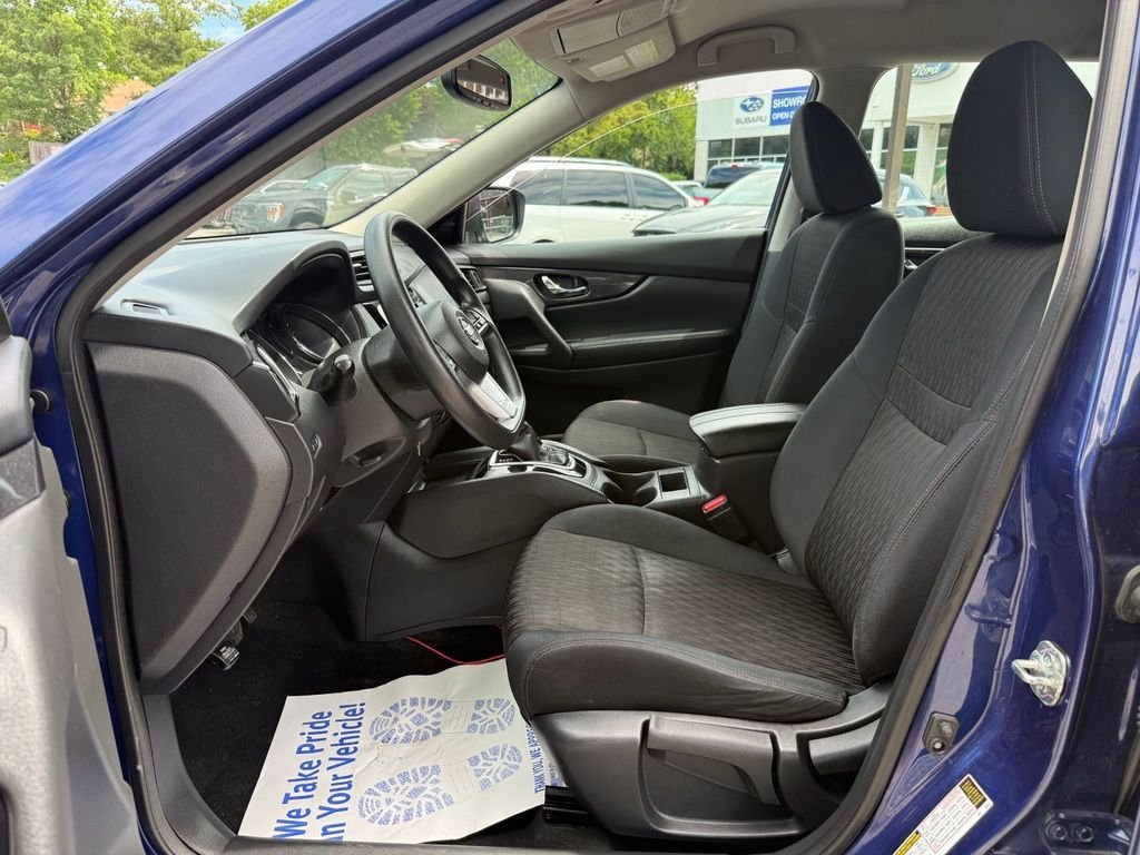 Used 2018 Blue Nissan S image 19