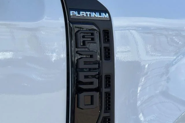 2025 Ford F-250 Super Duty Platinum - Photo 28
