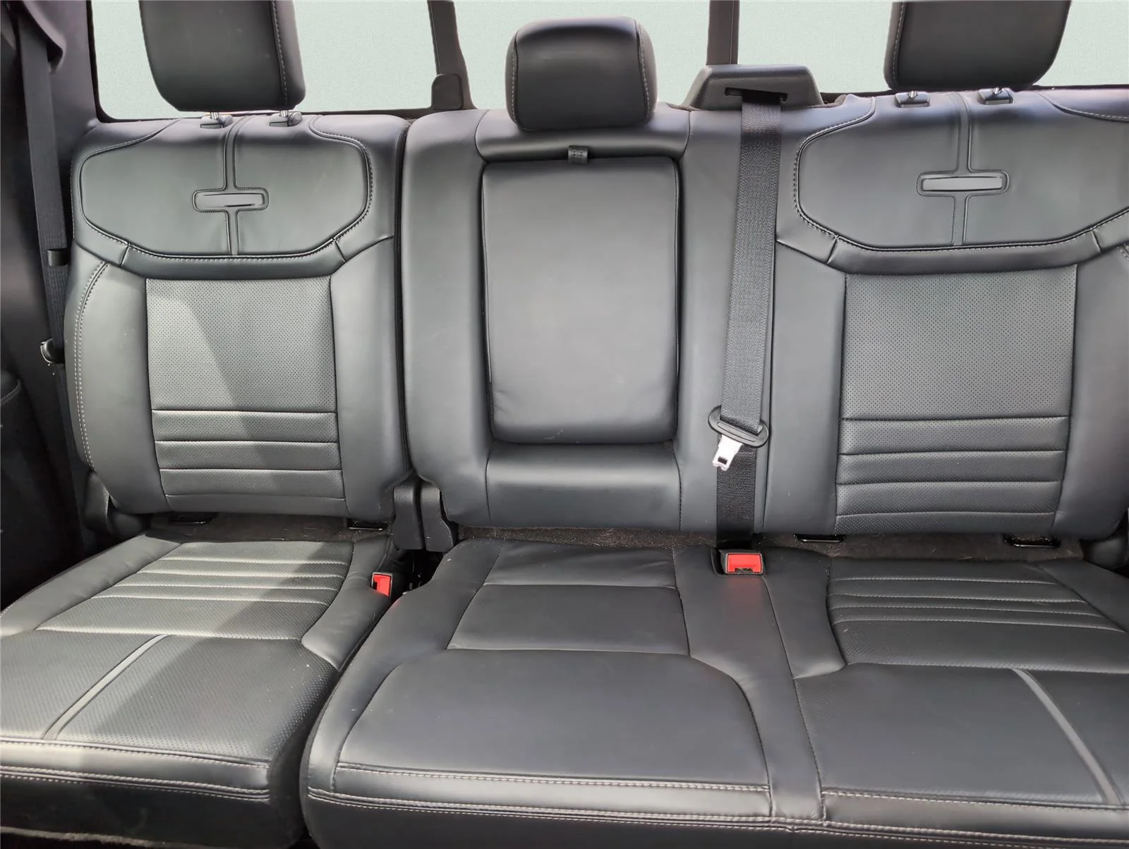 Used 2023 Carbonized Gray Ford Platinum image 31