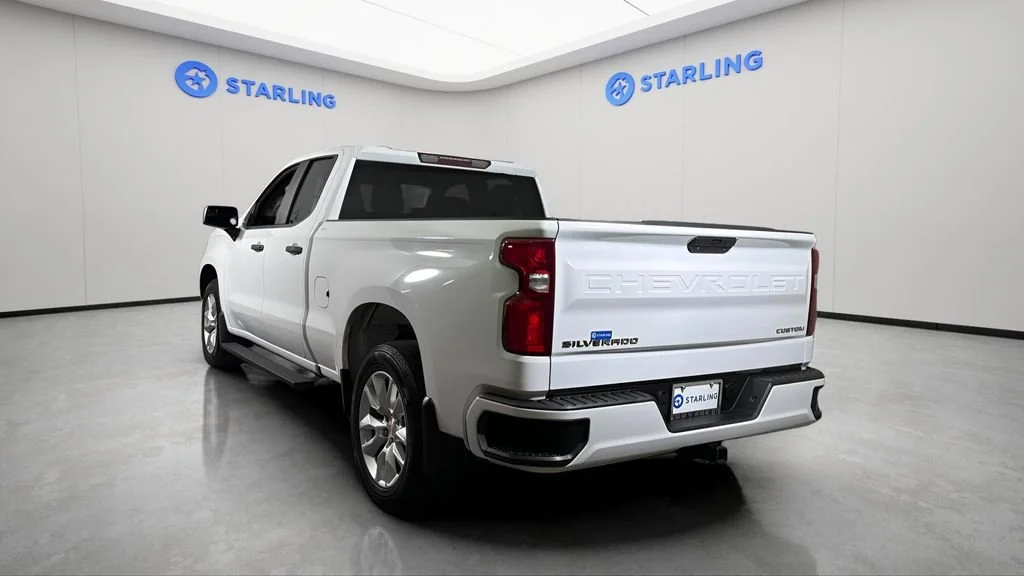 Used 2020 SUMMIT WHITE Chevrolet Custom image 7