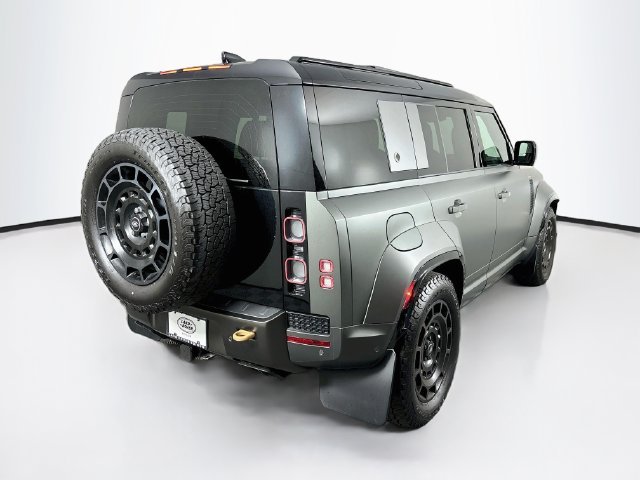 Certified Used 2025 Faroe Green Land Rover OCTA image 5