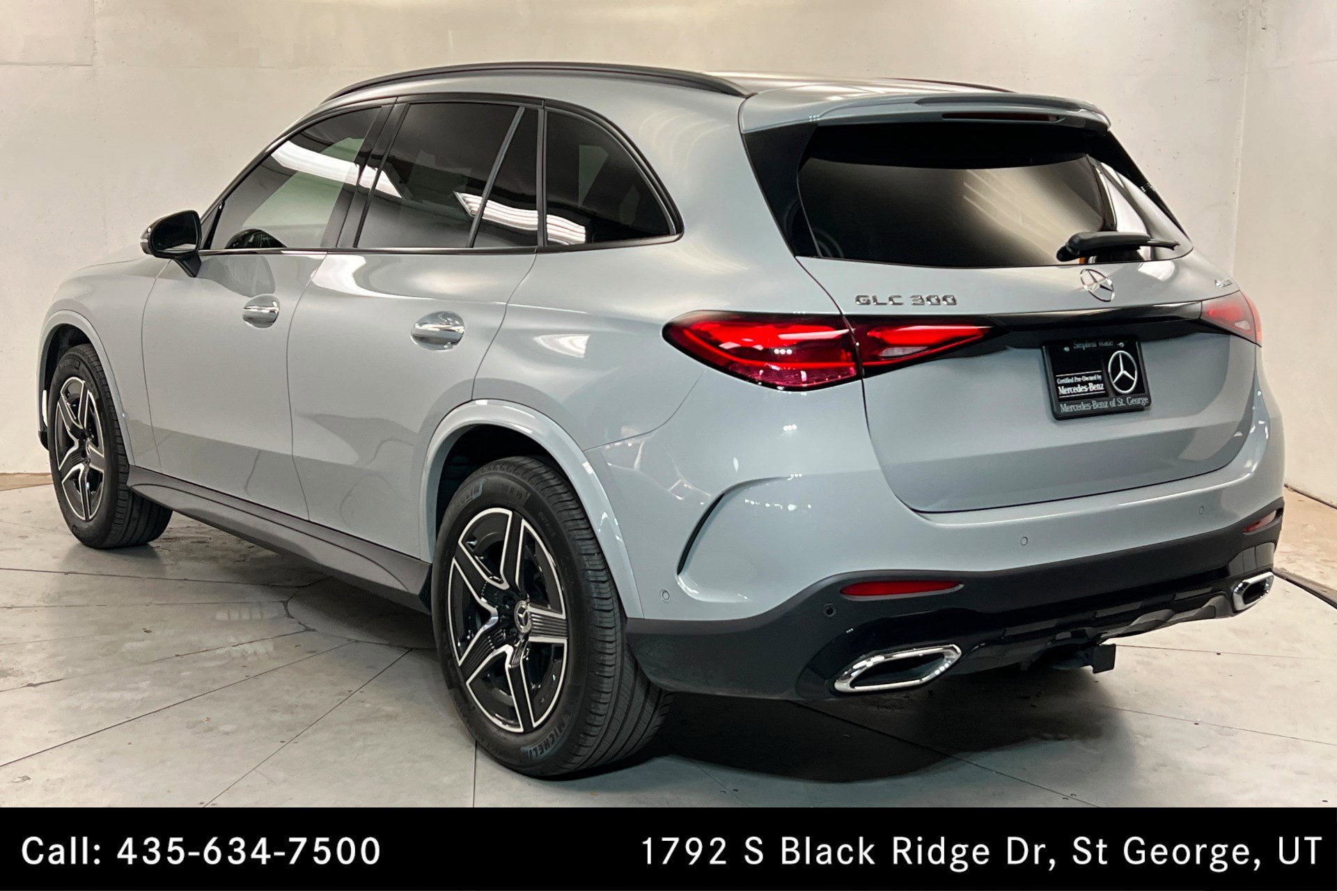Certified Used 2026 MANUFAKTUR Alpine Grey Mercedes-Benz GLC 300 image 3