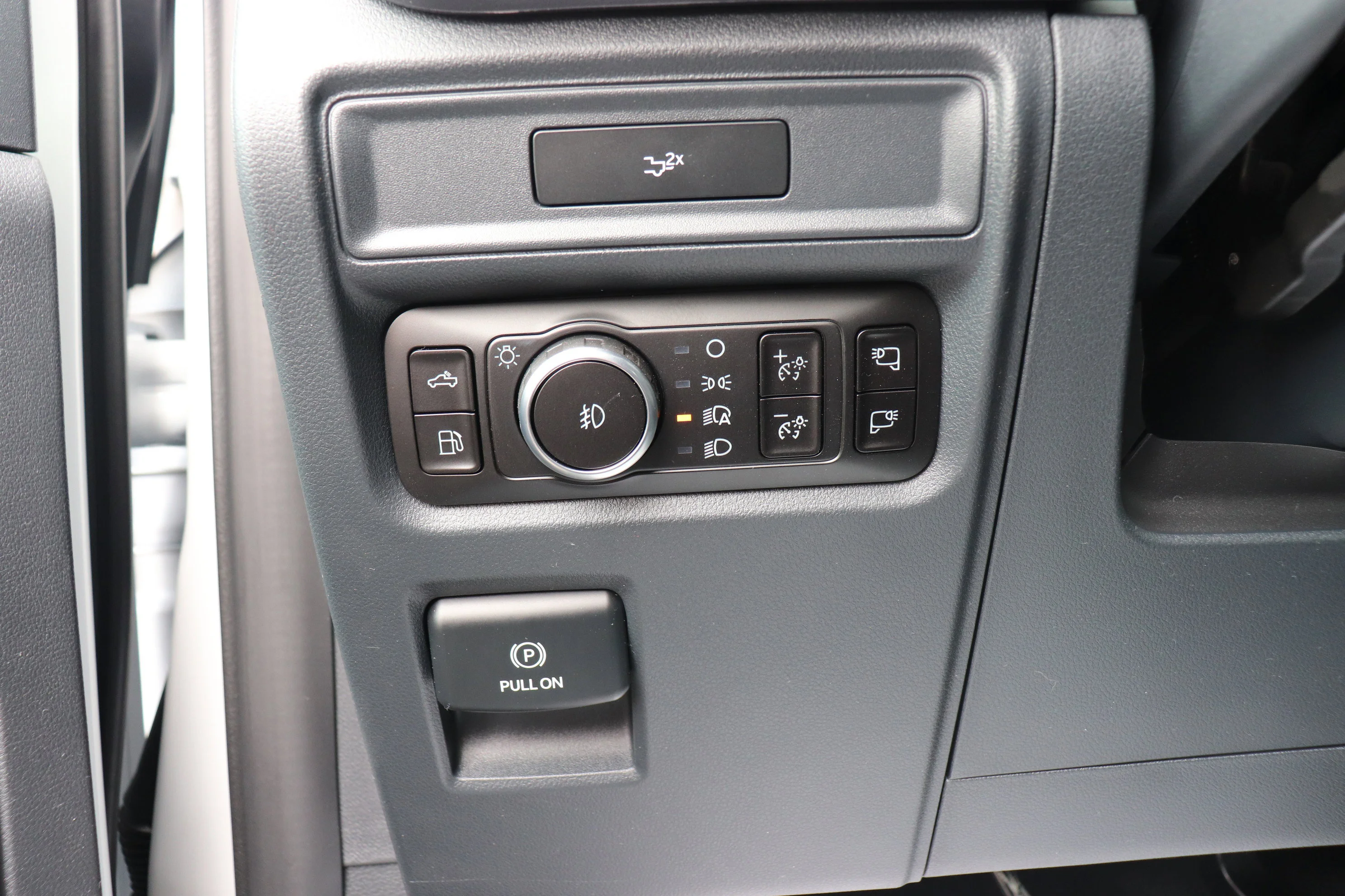 New 2026 OXFORD WHITE Ford XLT image 14
