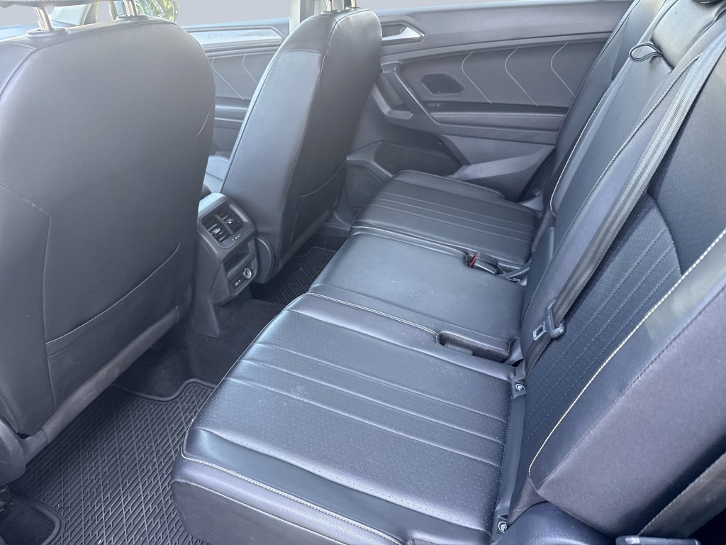 Used 2023 Platinum Gray Metallic Volkswagen 2.0T SE image 28
