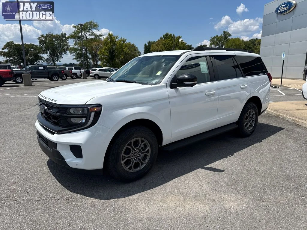 New 2026 Oxford White Ford Active image 2