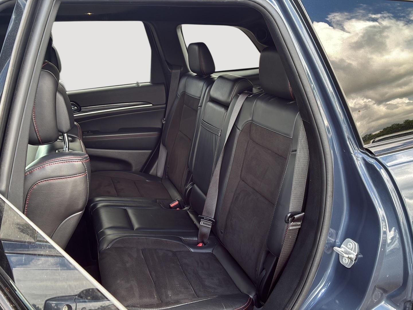Used 2021 Slate Blue Pearlcoat Jeep Trailhawk image 5