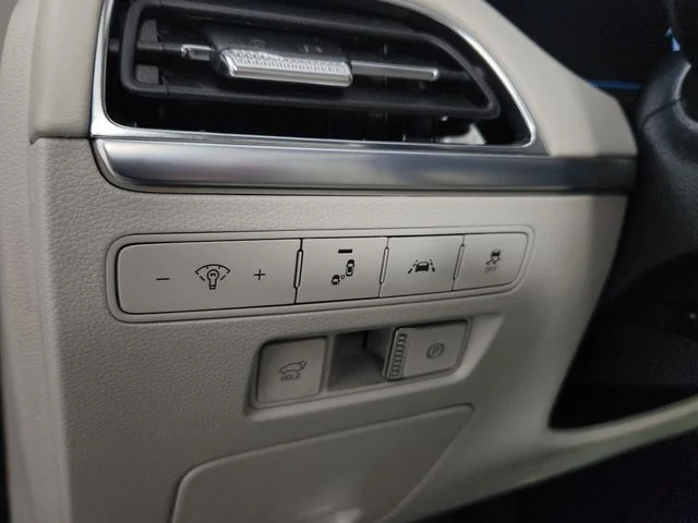 Used 2022 Gray Hyundai Calligraphy image 21