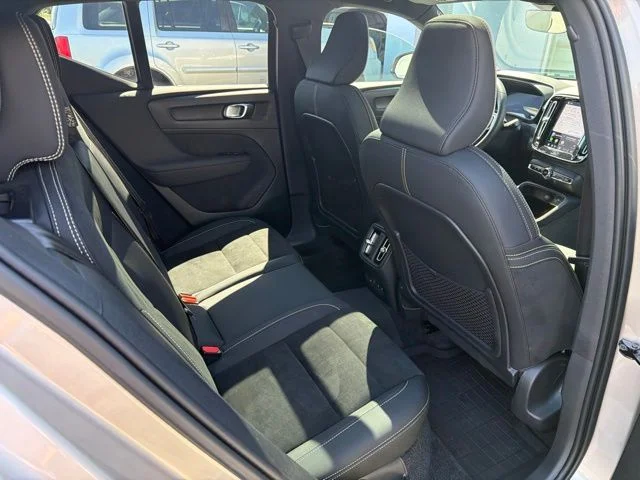 Used 2023  Volvo Ultimate image 9