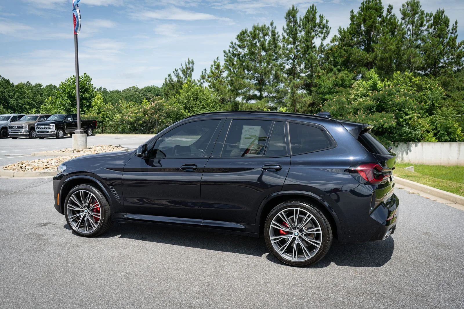 Used 2022 Black BMW xDrive30i image 7