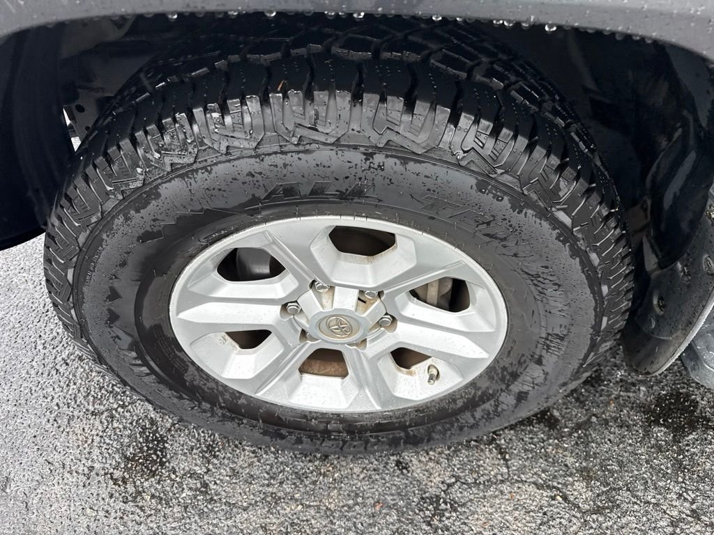 Used 2016 Gray Toyota SR5 image 7