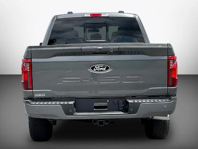 New 2026 Carbonized Gray Metallic Ford XLT image 40