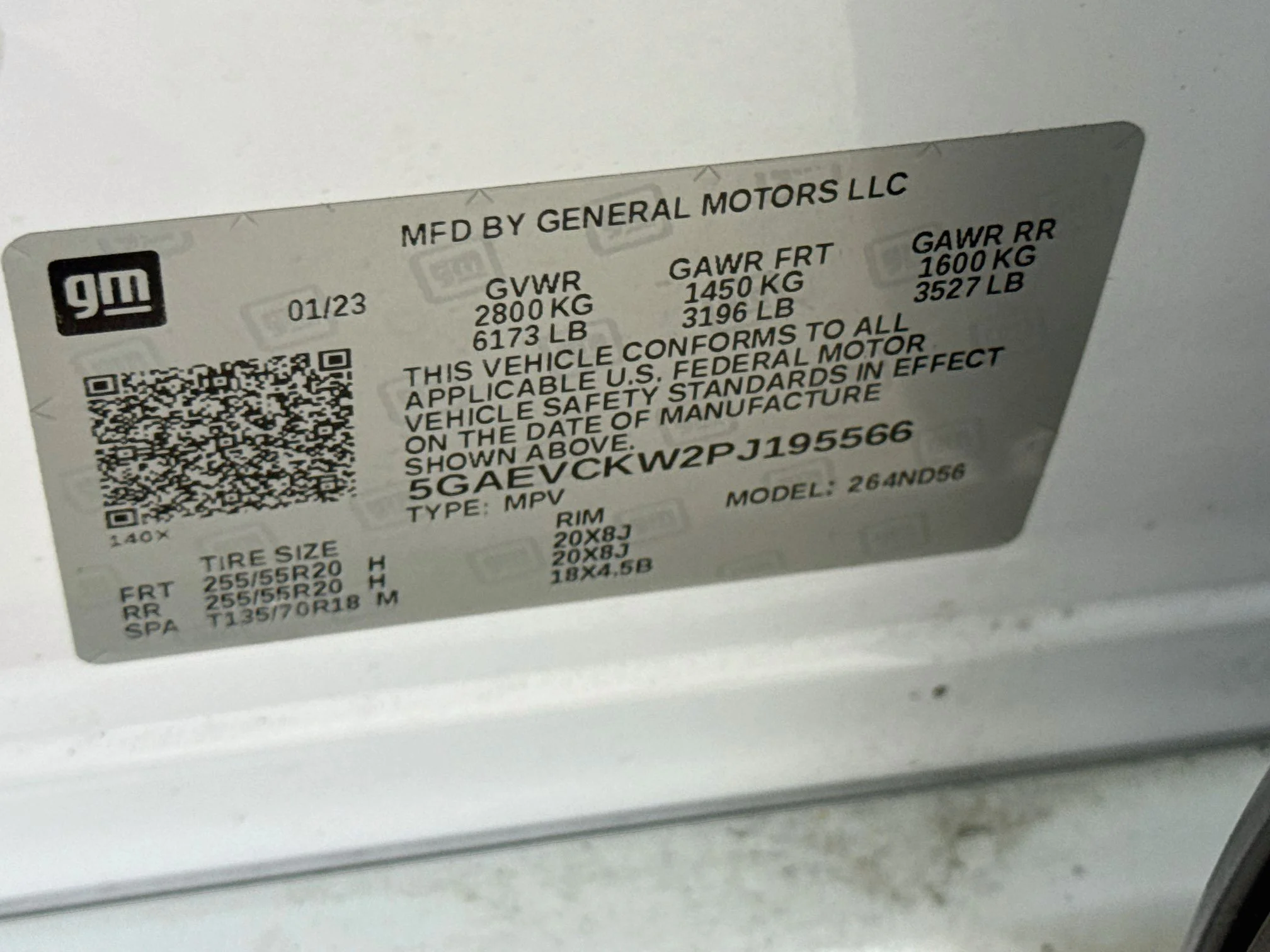 Used 2023 White Frost Tricoat Buick Avenir image 35