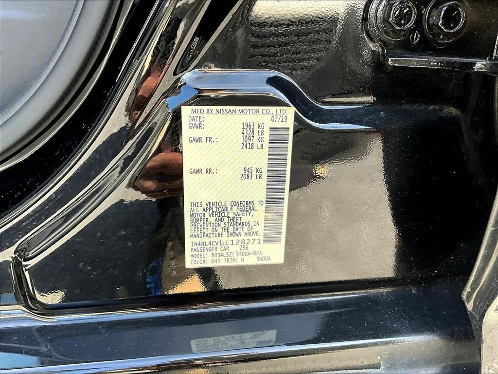 Used 2020 Black Nissan 2.5 SR image 21