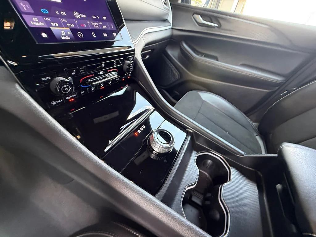 Used 2024 Black Jeep Altitude X image 22