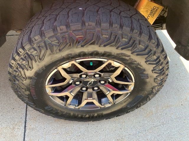 Certified Used 2024 Summit White Chevrolet 4WD ZR2 image 26