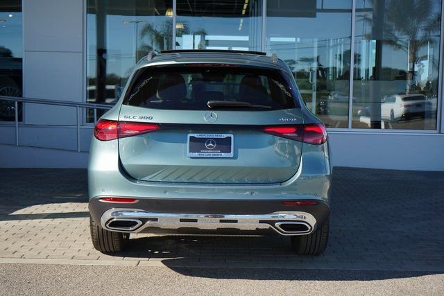 New 2026 Verde Silver Metallic Mercedes-Benz GLC 300 image 40