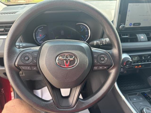 2025 Toyota RAV4 XLE - Photo 28