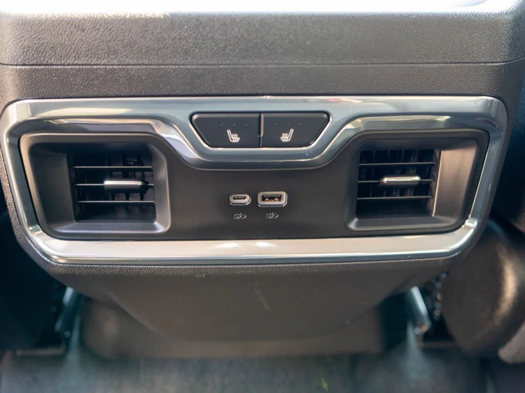 2024 GMC Sierra 1500 SLT - Photo 14