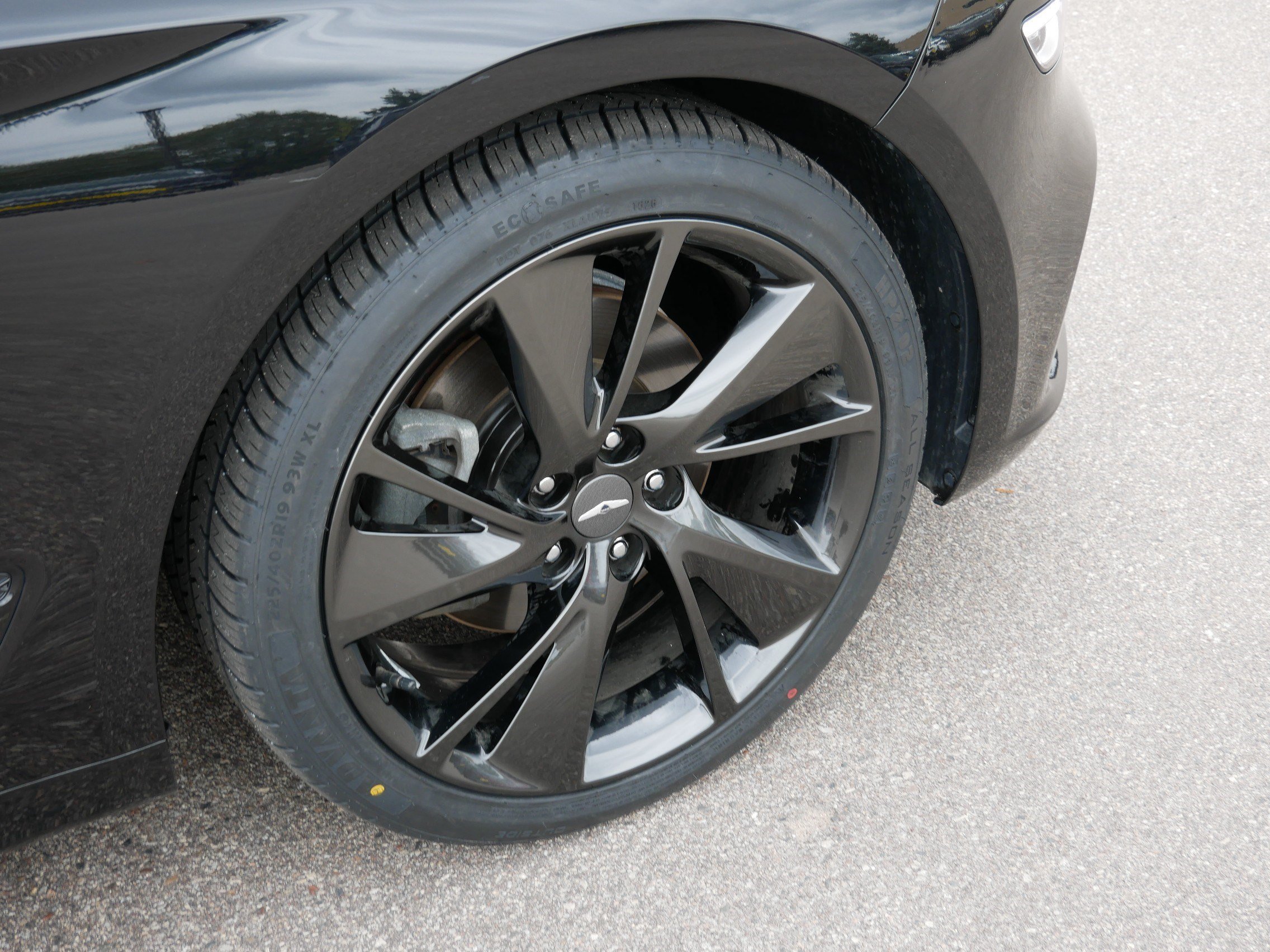 2023 GENESIS G70 Standard - Photo 15