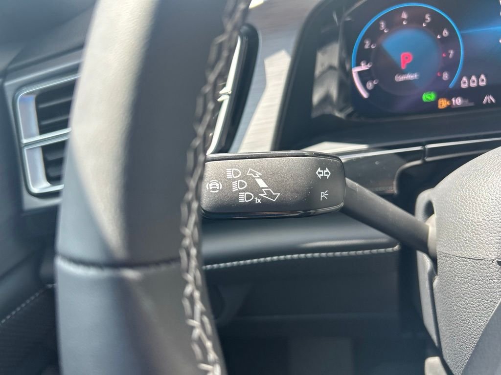 New 2026 Silver Volkswagen 2.0T SE w/Technology image 23