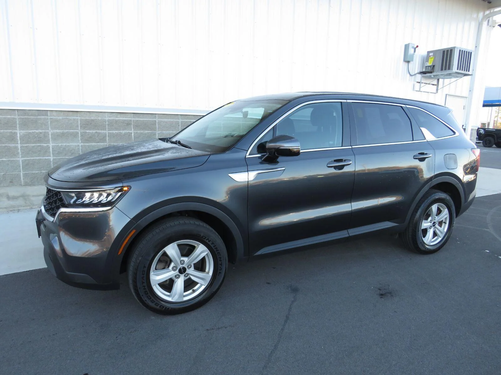Used 2022 Gravity Gray Kia LX image 12