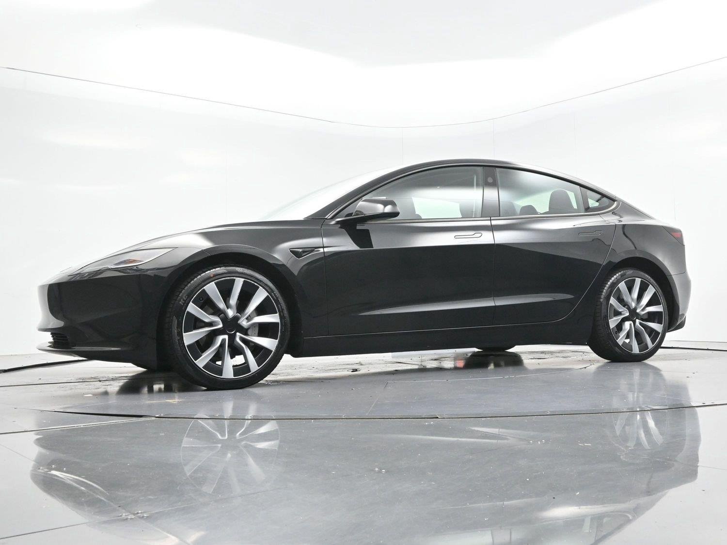 Used 2024 Black Tesla RWD *Ltd Avail* image 37