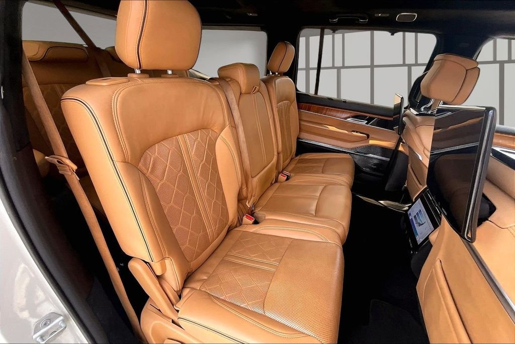 Used 2022 White Jeep Series III image 27